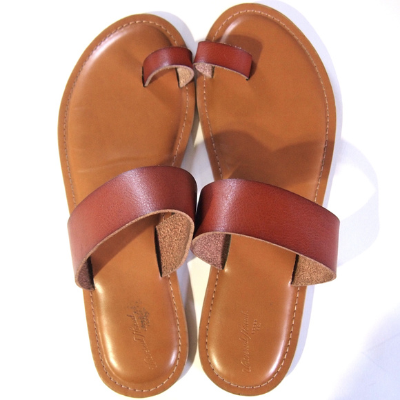 universal thread Shoes - Minimalist Toe Sandals SZ 10